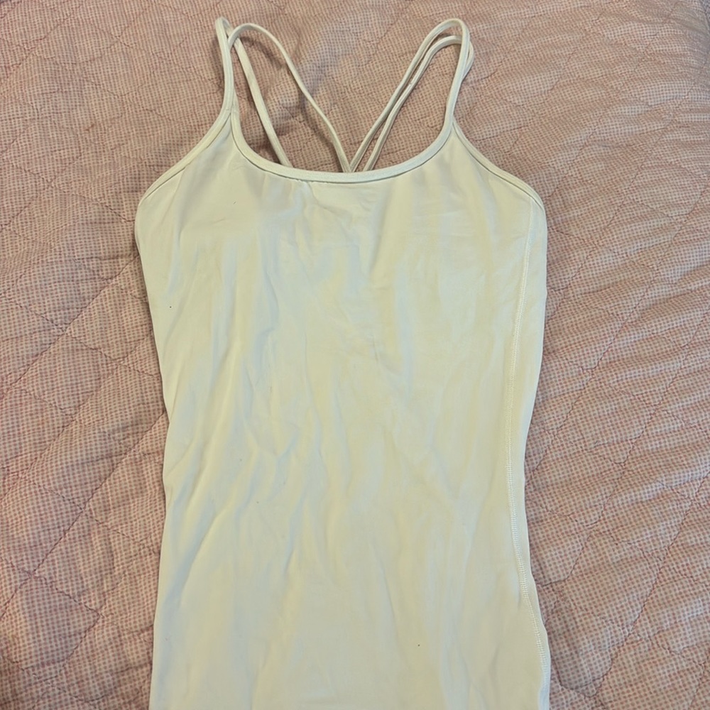 White lululemon tank top